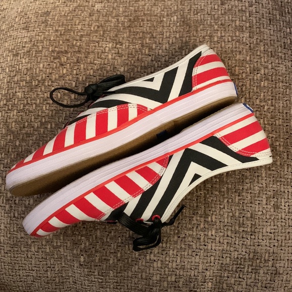 Keds size 8.5 red, white and blue herringbone sneakers - Picture 3 of 5